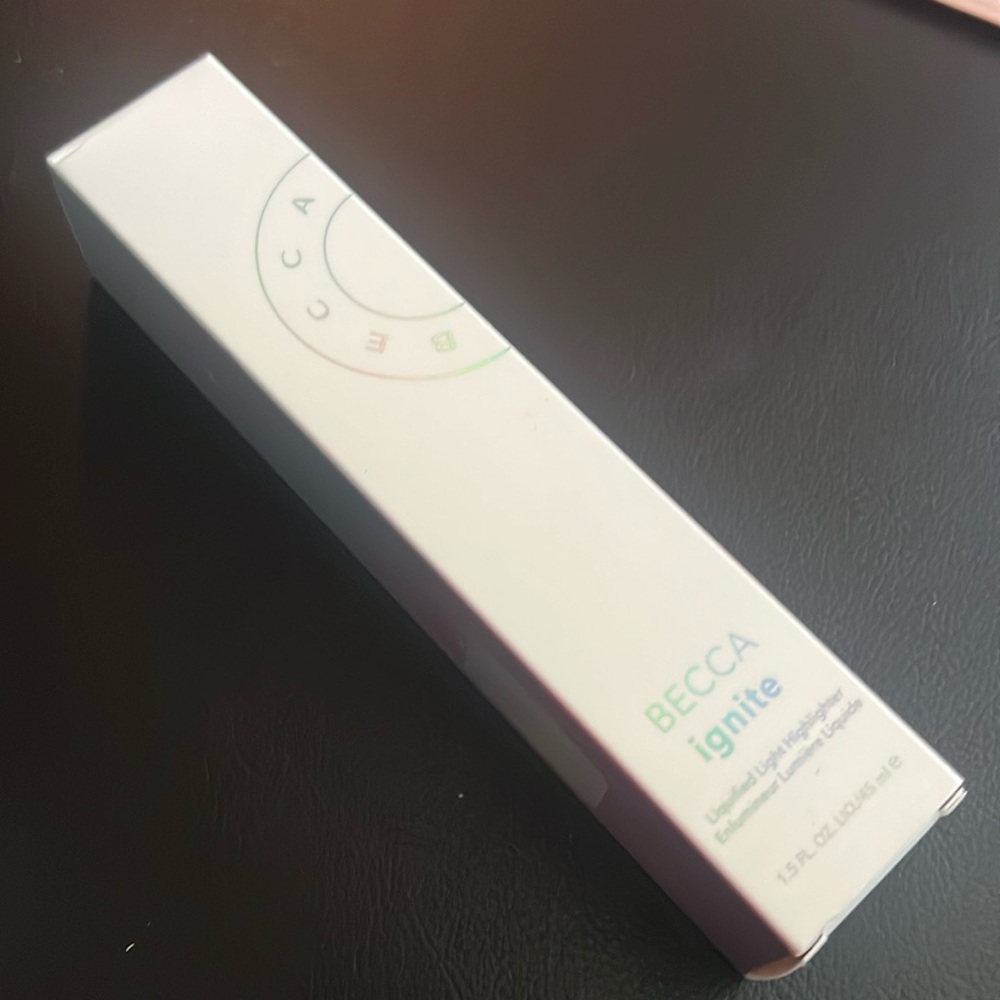 Becca Acceptance Liquid Highlighter